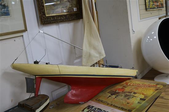 A pond yacht length 127cm height 136cm